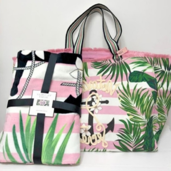 Victoria's Secret Beach Towel - Picture 4 of 4